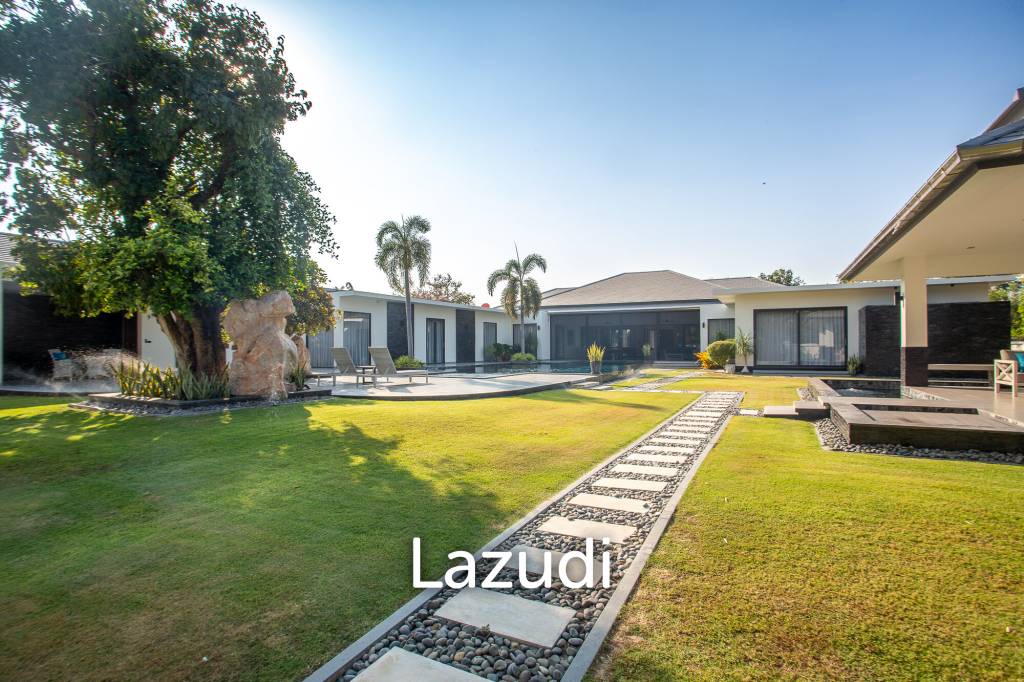 รูป Luxury Modern 6 Bed Pool Villa with Big land plot - รูปที่ 70/86