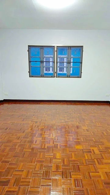 picture MRT Watcharapol 2.8 km. 2-story townhouse for rent 2 bed 2 bath 8,499 B-M. Freshly painted beautiful - 2/8