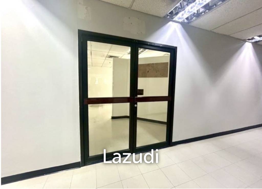 รูป สำนักงานให้เช่า ขนาด 104 ตรม. ที่ Paso Tower ศูนย์กลางธุรกิจ สีลม - รูปที่ 4/4