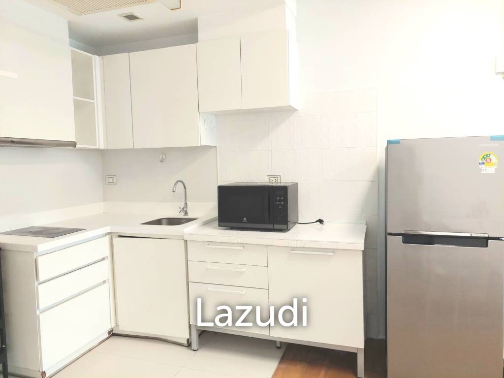 picture Luxurious 1-Bed Condo at Condolette Ize Ratchathewi - 3/12