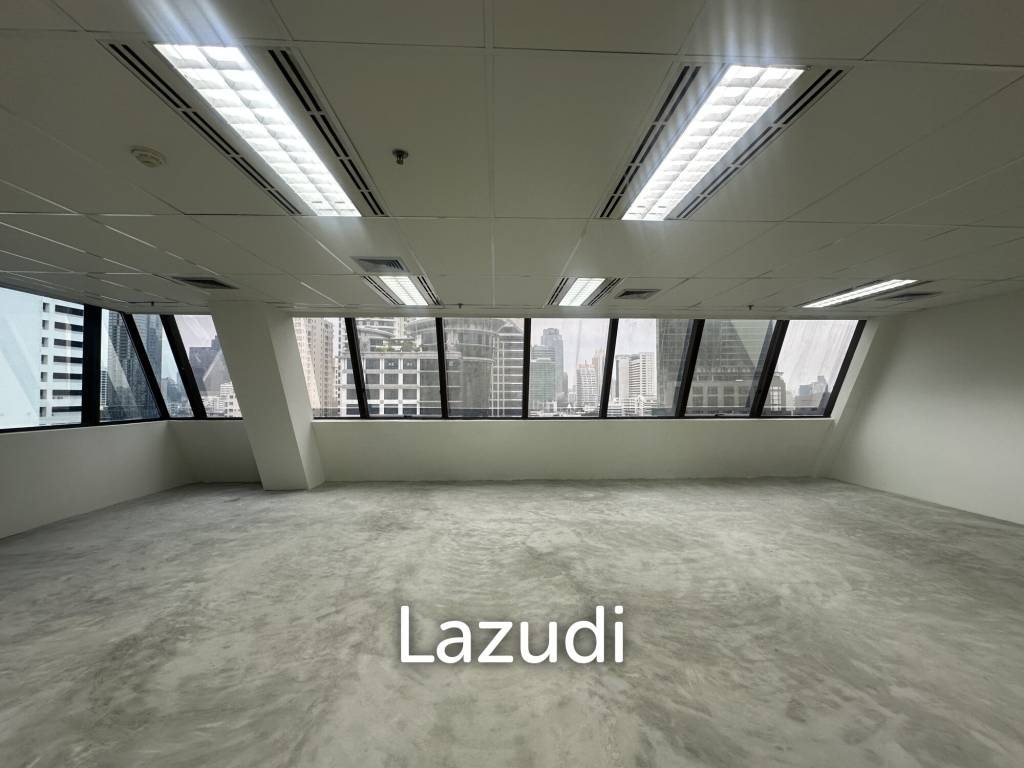 รูป พื้นที่สำนักงานให้เช่าที่ Chartered Square บางรัก กรุงเทพฯ - รูปที่ 4/5