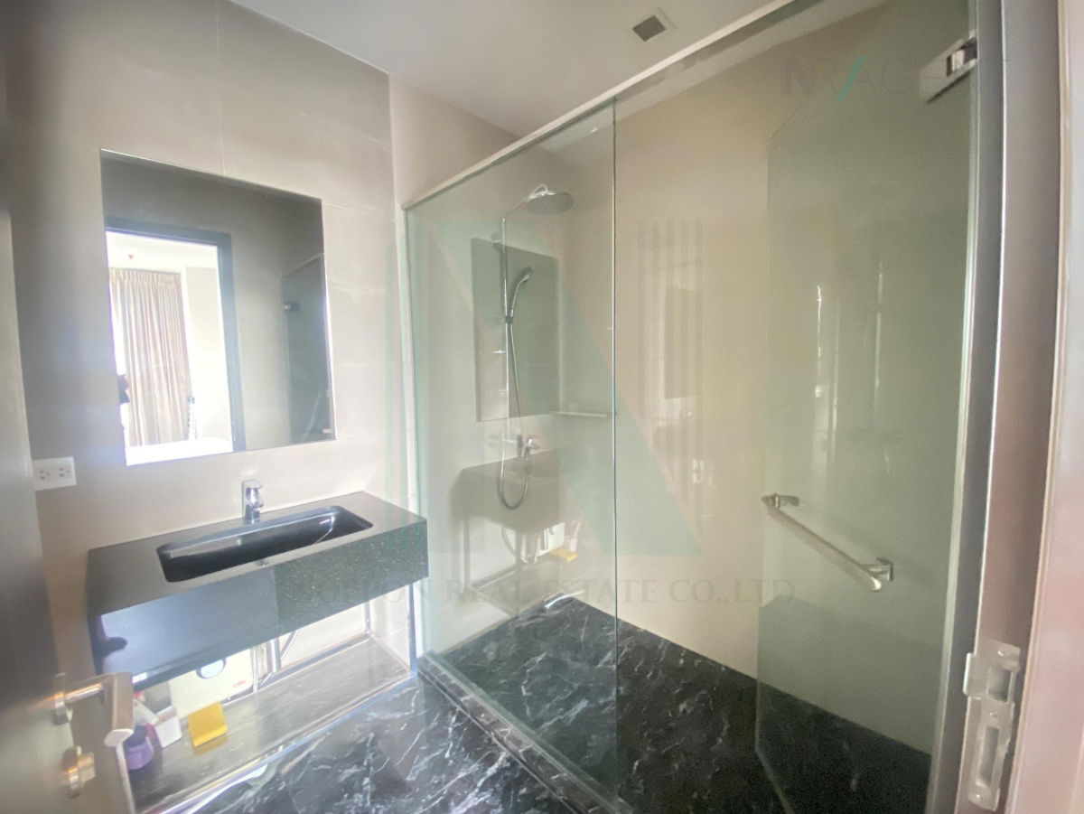 picture Condo for rent: Edge Sukhumvit 23, Building 1, Floor 21, 1 bedroom, size 43 sq m, near Interchange 21 - 9/10