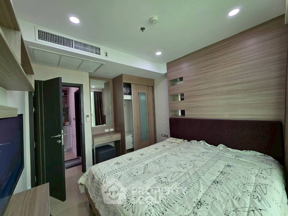 picture 1-BR Condo at Dusit Grand Condo View close to Jomtien Beach (ID 2454298) - 2/12