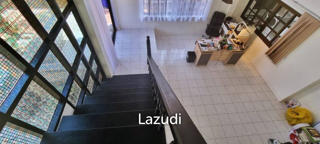 picture 12 Bedroom 13 Bathroom Villa In Central Pattaya - 9/35