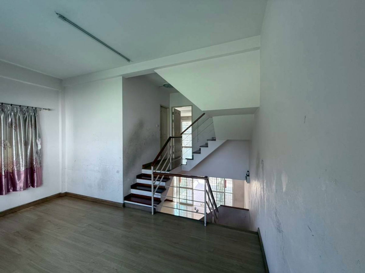 รูป ขายทาวน์เฮ้าส์ หมู่บ้านมณเฑียรทิพย์ คู้บอน1 (Baan Montaintip) หลังมุมใกล้รถไฟฟ้า สถานีรามอินทรา กม.9  - รูปที่ 9/20