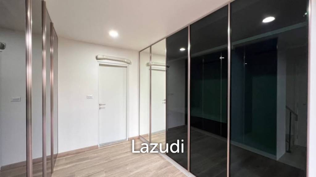 picture 3 bedroom 4 bathroom Townhouse 212 Sqm. at Demi Sathu 49 - 10/15