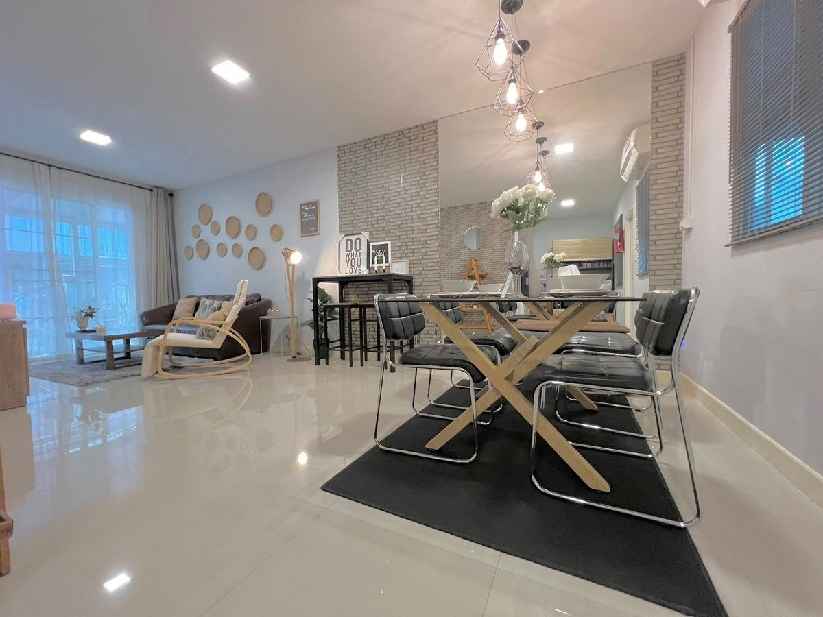 picture FOR RENT Prime Location Townhouse on Super Highway, Chiang Mai - 4/18