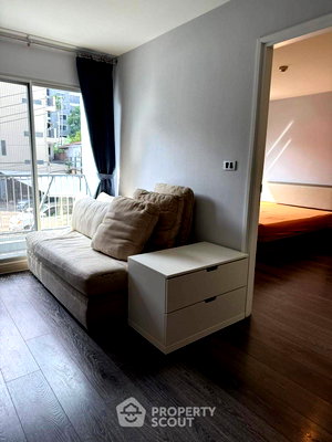 คอนโดให้เช่า : คอนโด 1 ห้องนอน The Crest Sukhumvit 49 ใกล้ BTS ทองหล่อ (ID 2447395)