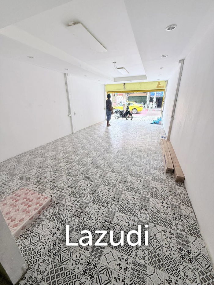 picture Prime Sathon Retail Space with Residential Option - 8/13