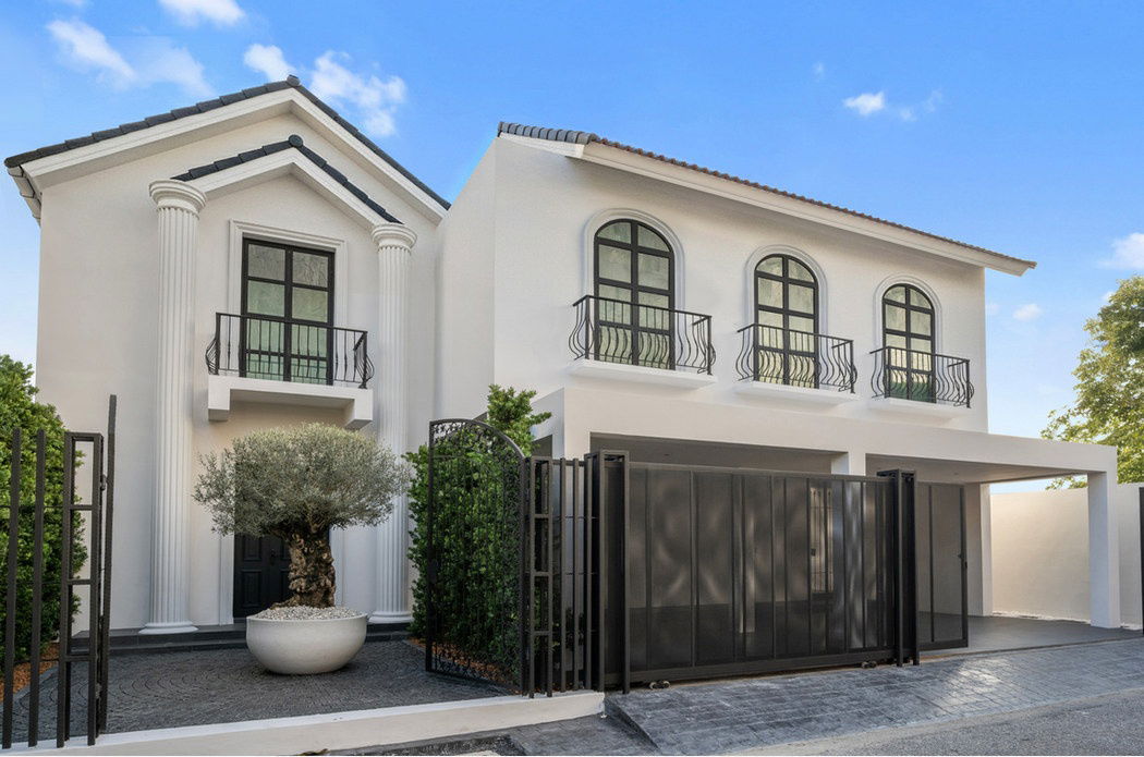 picture Call : 080-979-8999 Luxury Pool Villa 100 sq.wa, Soi Nakniwat 41 Lat Phrao, near Sky Train Yellow Line Lat Phrao 71 Station - 1/13