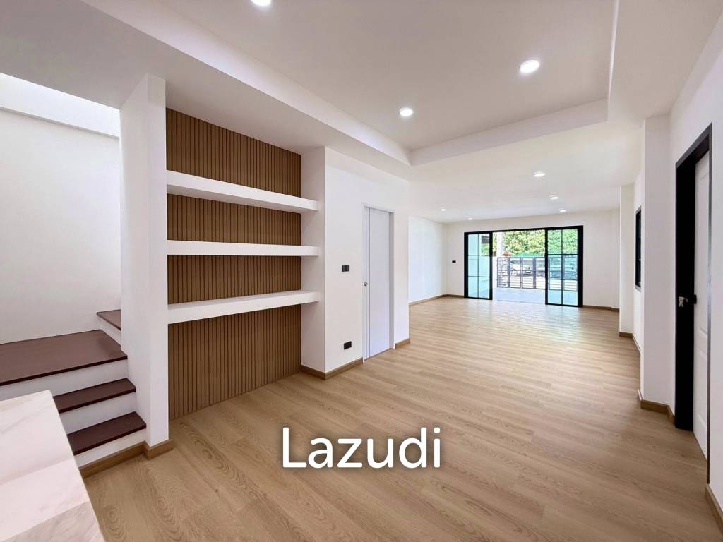 picture Fully Renovated Modern 3-Bedroom Townhouse in Kathu - 5/38