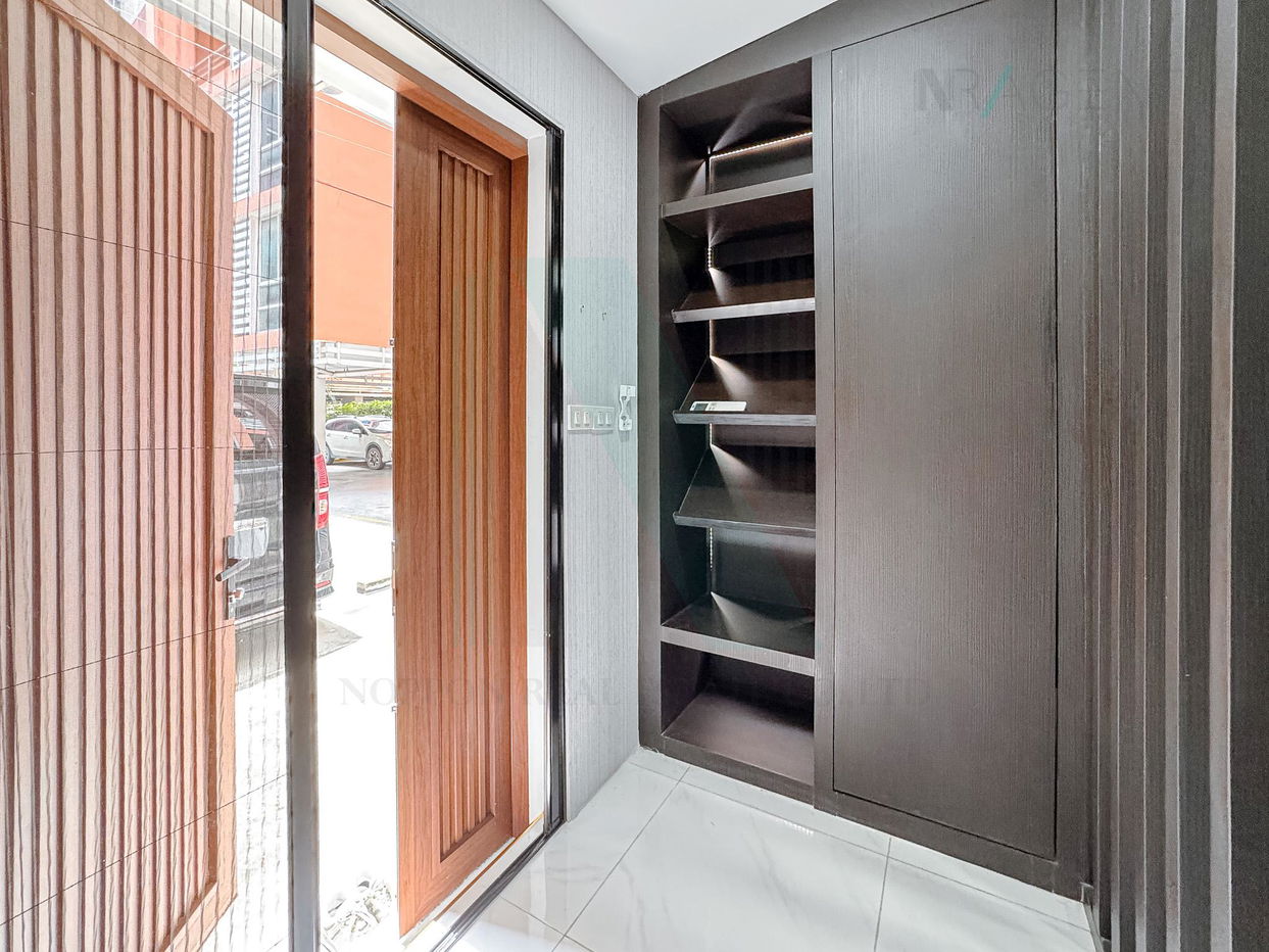 รูป ขายคอนโด เดอะ คริส รัชดา 17 อาคาร 3 ชั้น 1 1 ห้องนอน ขนาด 45 ตรม ใกล้ บิ๊กซี เอ็กซ์ตร้า รัชดา - รูปที่ 4/8