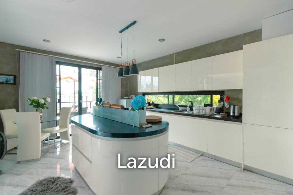 picture Luxurious 2 Storey 3 Bed Pool villa with Stunning Sea and Mountain view - 15/56