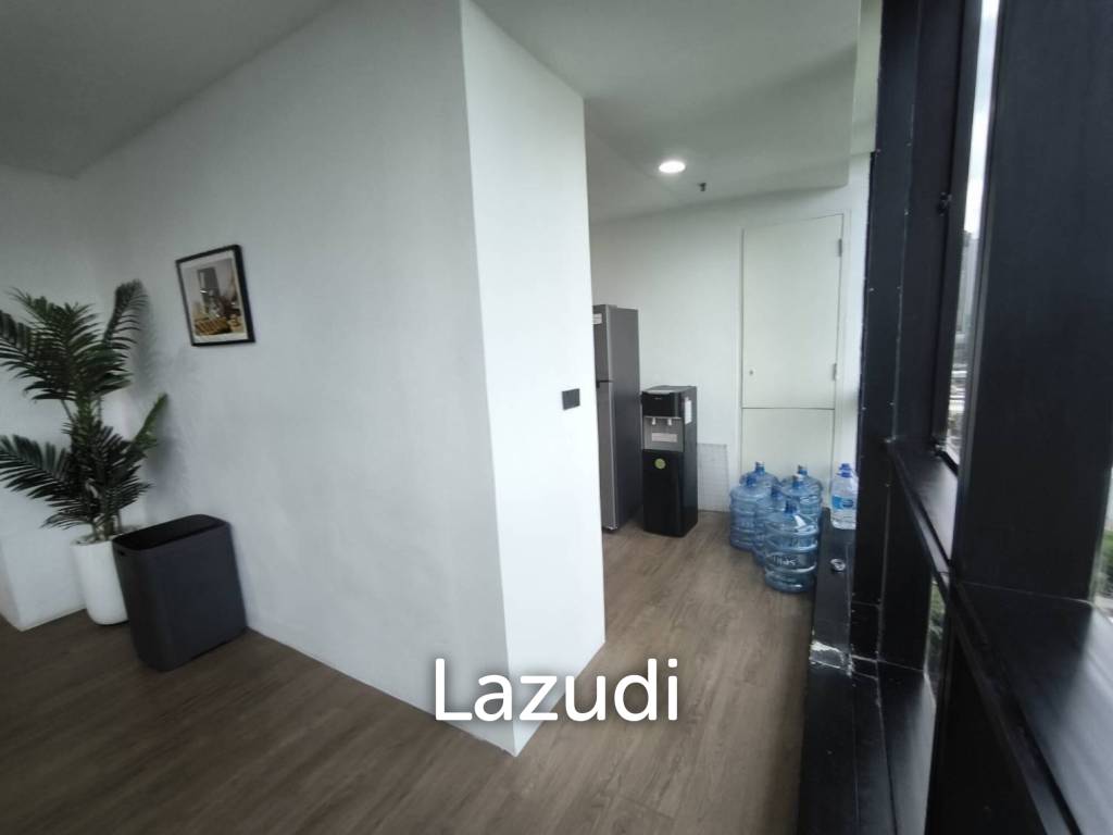 รูป สำนักงานโมเดิร์นที่หรูหราและกว้างขวางใจกลางคลองเตย กรุงเทพฯ - รูปที่ 6/10