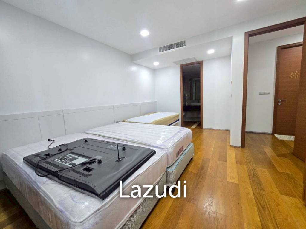 picture 3 Bed 3 Bath 210 SQ.M Ficus Lane Condominium - 23/32