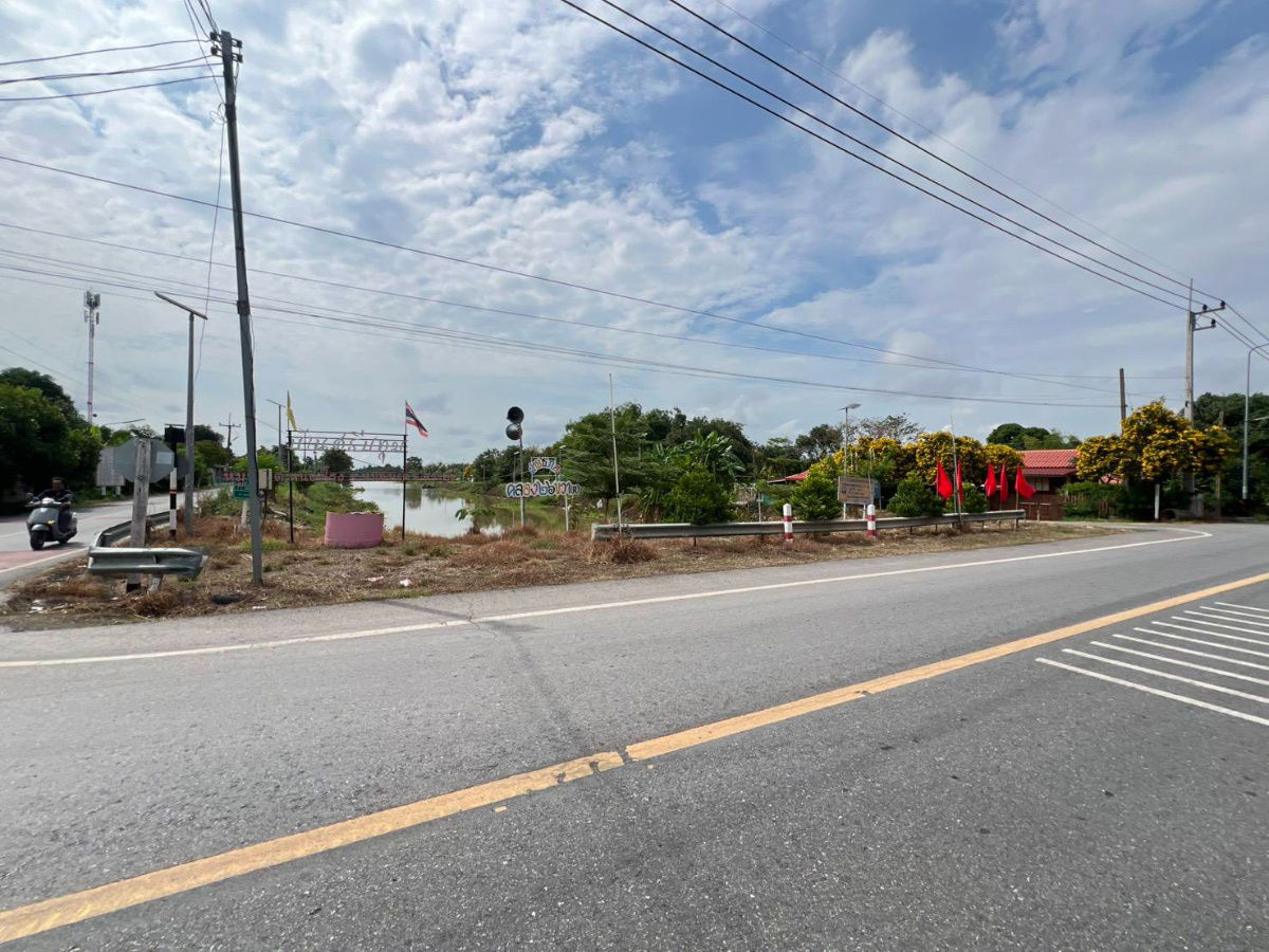 picture Beautiful land in a good location in Kum Hak Subdistrict, Nong Khae District, Saraburi Province. 2 rai or more, lots A2-A8B6-B8, 680,000 baht per rai.  - 14/15