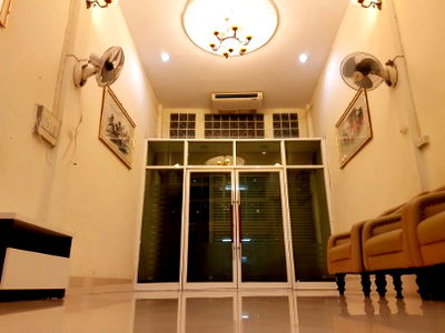 Shophouses for rent Rama 2 Road : Commercial Building with nice interior for Rent at Rama2 Soi11**  Fully furnished 3 story commercial building has 2 Bedrooms 2 Bathrooms 