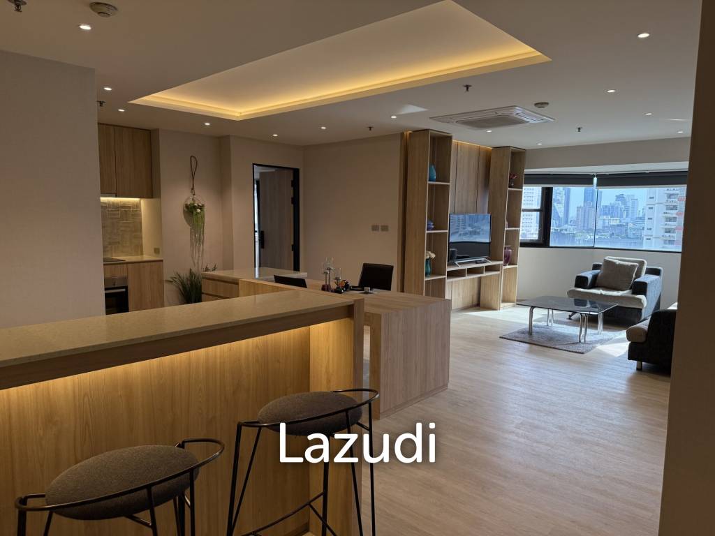 picture Elegant 2-Bed Condo in Khlong Tan Nuea Bangkok - 2/8