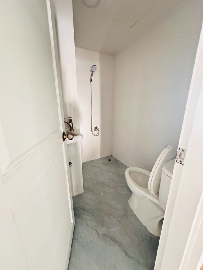 รูป ให้เช่าห้องแต่งพร้อม เฟอร์ครบ ห้องใหญ่ วิวดี ใกล้ ARL และ MRT สถานีหัวหมาก - รูปที่ 10/10