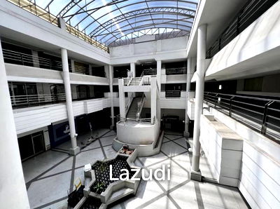 Office for rent Rama 3 Road : Spacious Office in Khlong Toei with Modern Amenities