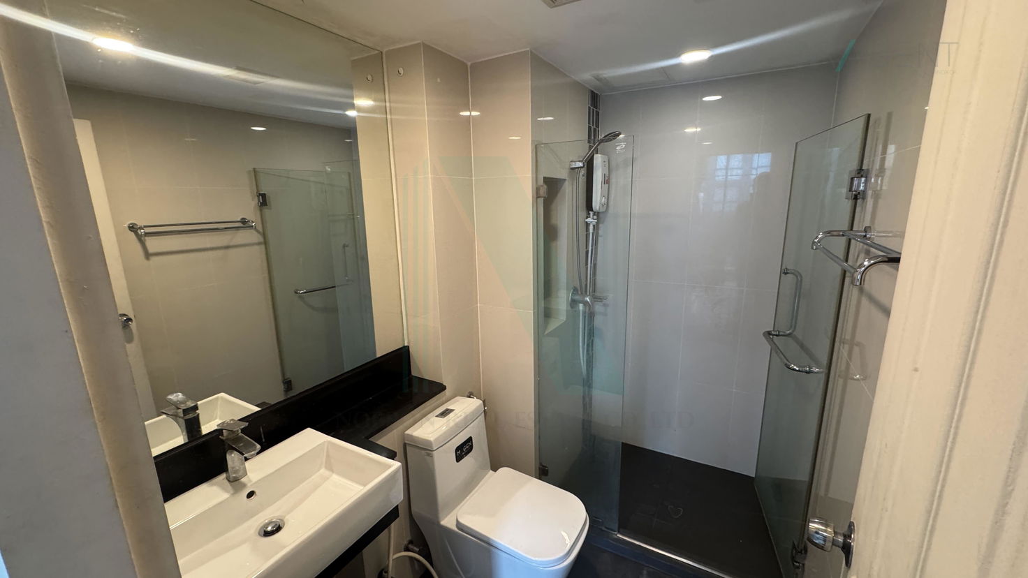 picture For Rent Condo CHATEAU IN TOWN SUKHUMVIT 64/1 Building , Floor 5,1 bed room, Room size 30 sqm - 7/8