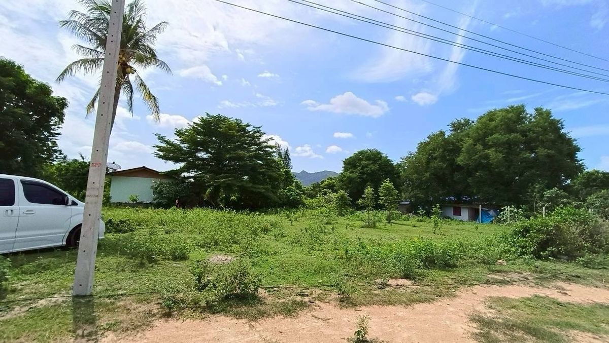 picture Lands for sale in Hua-hin 2 rai with a house - 9/17