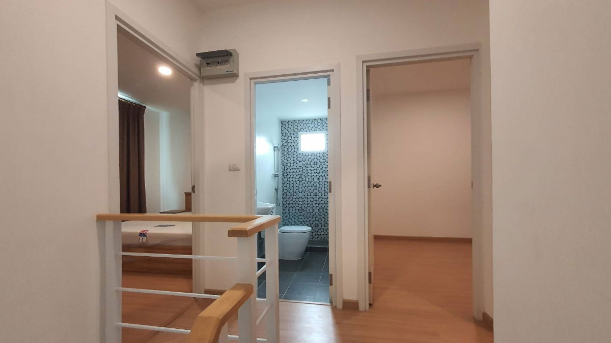 รูป T 1463 ให้เช่า ทาวน์โฮม 2 ชั้น หลังมุม ม.J City ถ.แพรกษา บ้านสวยสภาพดี มีเฟอร์นิเจอร์ ราคา 15,000 บาท - รูปที่ 8/13