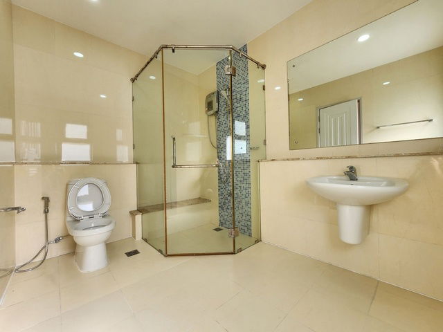 picture FOR SALE  TOWNHOUSE PROPERTY  6500000 BAHT. - 8/8