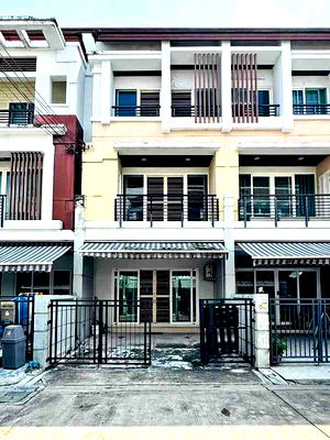 Townhouses for rent Wang Thonglang : 1 B1035 3-storey townhouse, Baan Klang Muang Urbanian Rama 9-Lat Phrao, Soi Lat Phrao 84