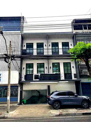 Shophouses for rent : B1036 Home office for rent, 3 floors, 2 units, on Suksawat Road, Bang Prakaew Dao Khanong intersection