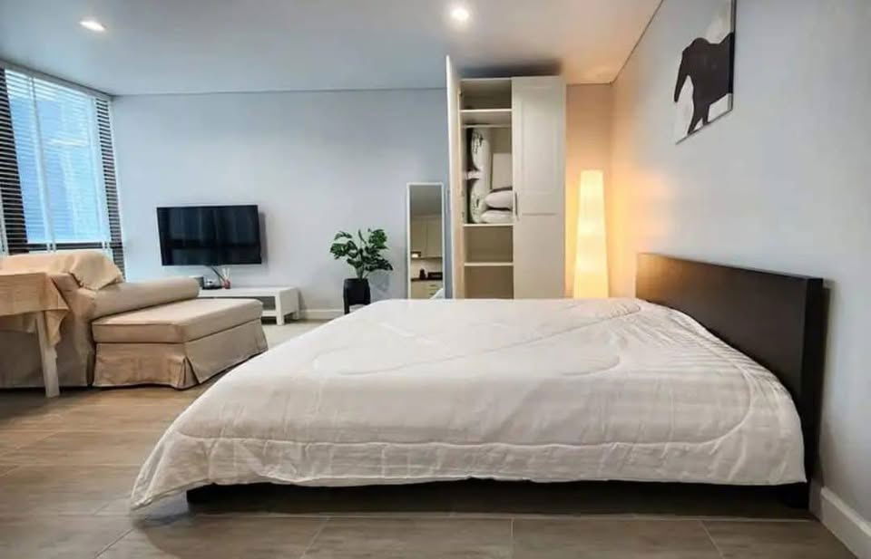 picture RS3754 Condo for Rent Lumpini Park View, Premium Location Next to MRT Lumpini   - 4/9