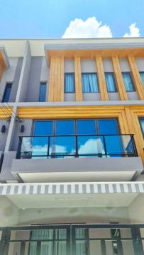 รูป เฉลิมพระเกียรติร.9 ARLบ้านทับช้าง 900ม. ให้เช่าทาวน์โฮมพรีเมี่ยม 3ชั้น ชั้นลอย 18ตร.วา. 220ตร.ม. 3นอน จัดเต็มเฟอร์ฯ รพ.สิรินธร 1.9 กม. - รูปที่ 2/8