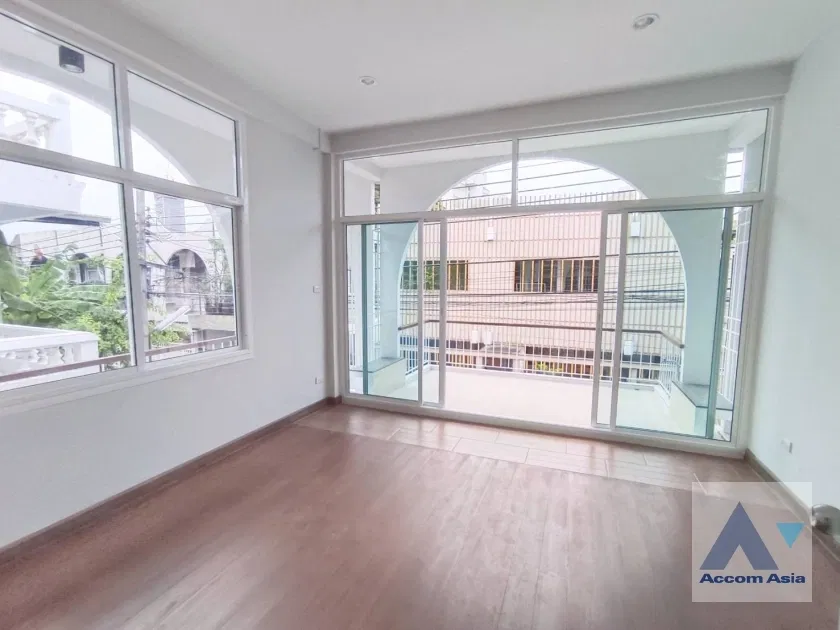 รูป 🔼🔽 AccomA 📩 Pet friendly 3 BR House in Khlong Tan Nuea (AA36328) - รูปที่ 4/16