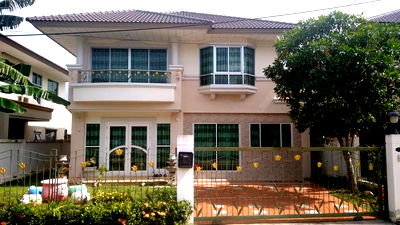 เช่าบ้านเดี่ยว หาดใหญ่ สงขลา : ให้เช่าบ้านเดี่ยว 2 ชั้น พร้อมอยู่ ปาล์มสปริงส์ 3 สายสนามบินหาดใหญ่ ทำเลดีน้ำไม่ท่วม 1,000%