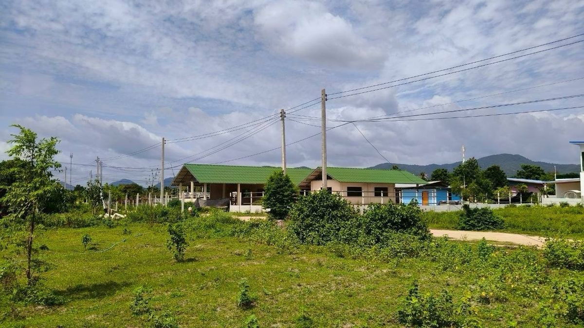 picture Lands for sale in Hua-hin 2 rai with a house - 8/17