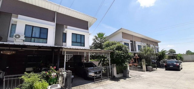 picture FOR SALE  TOWNHOUSE PROPERTY  2390000 BAHT. - 2/8