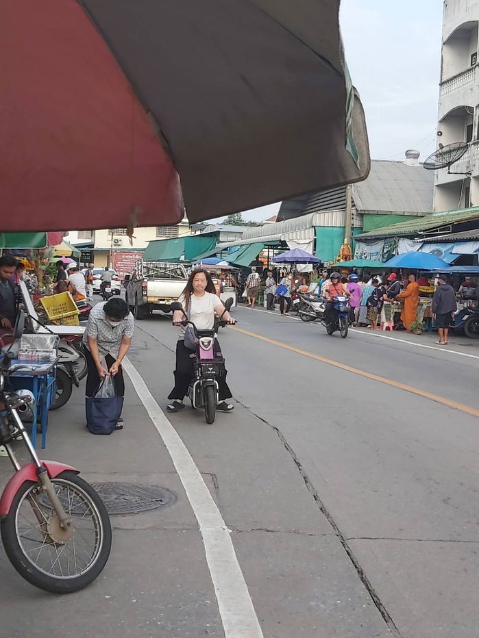 รูป ให้เช่าอาคารพาณิชย์ 2 คูหา (ริมถนนสวนผัก เขตตลิ่งชัน ) - รูปที่ 2/4