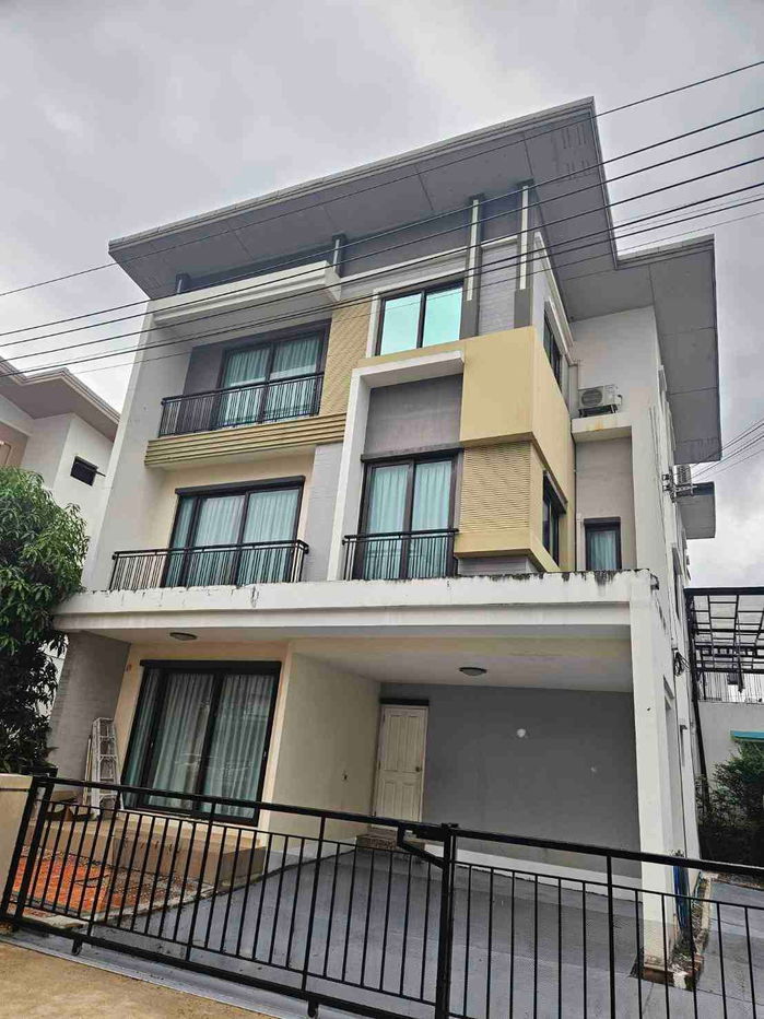 picture B1034 3-storey detached house for rent, Golden Prestige Village, Watcharapol, Sukhaphiban 5 Road - 1/13