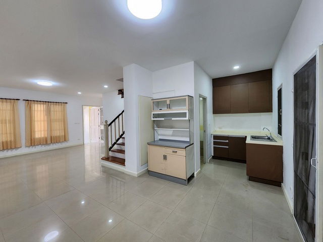 picture FOR SALE  TOWNHOUSE PROPERTY  6500000 BAHT. - 4/8