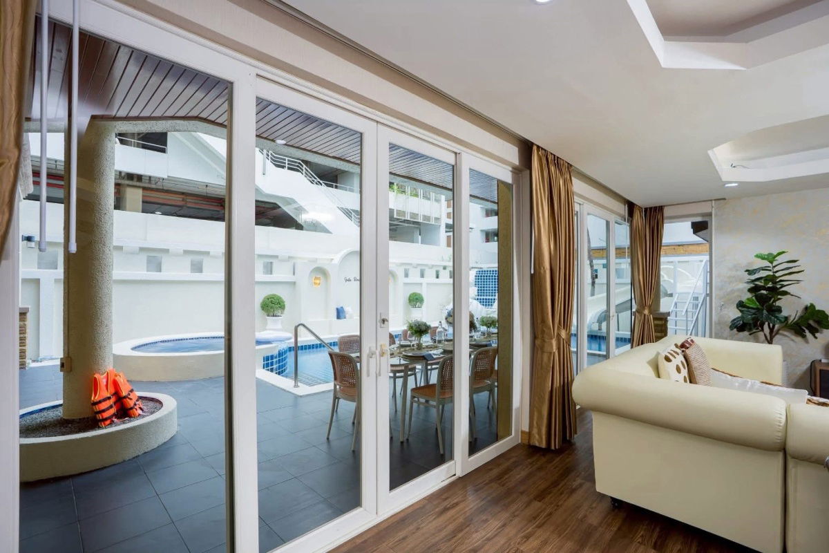 picture Pool Villa within a short walk to beautiful white sandy beach of Jomtien, Only Steps away 150metrs - 20/37