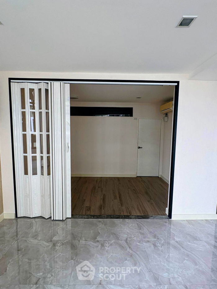 picture 2-BR Condo at The Emporio Place near BTS Phrom Phong (ID 2455279) - 5/16