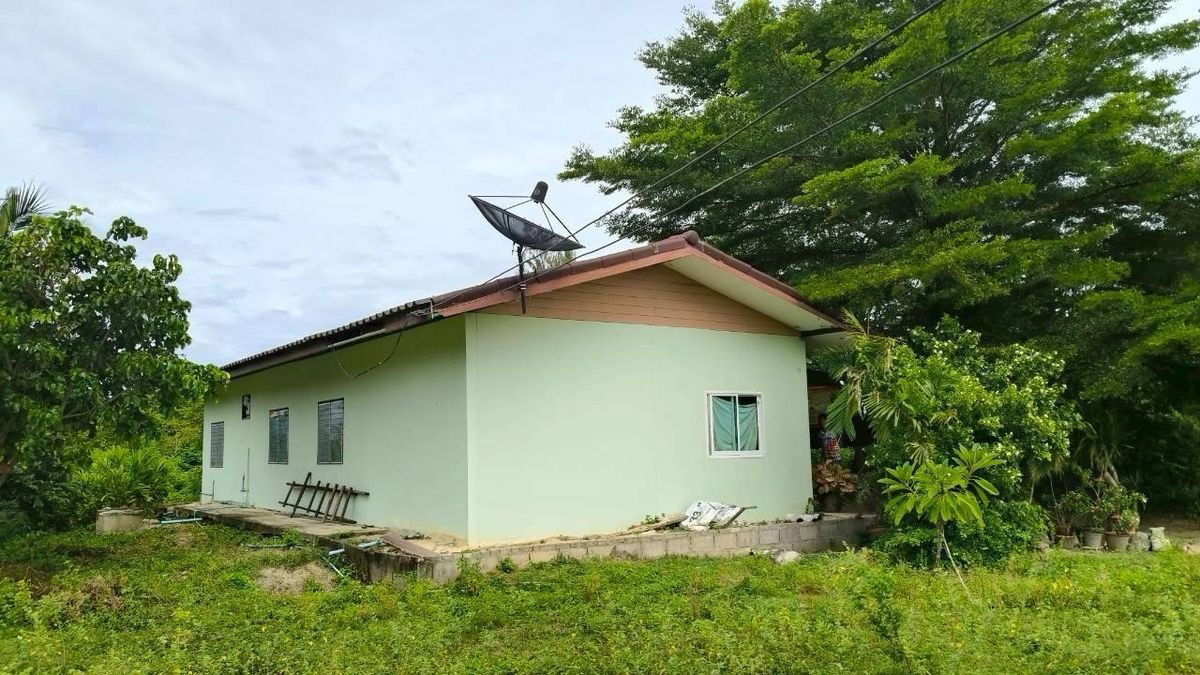 picture Lands for sale in Hua-hin 2 rai with a house - 12/17