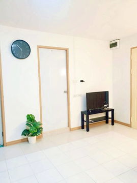 Condo for rent, Lum Phini Center, Lad Phrao 111 (Hong Studio), 3th floor, Building B, located on Soi Lad Phrao 111, near the hospital in Ved Thani
