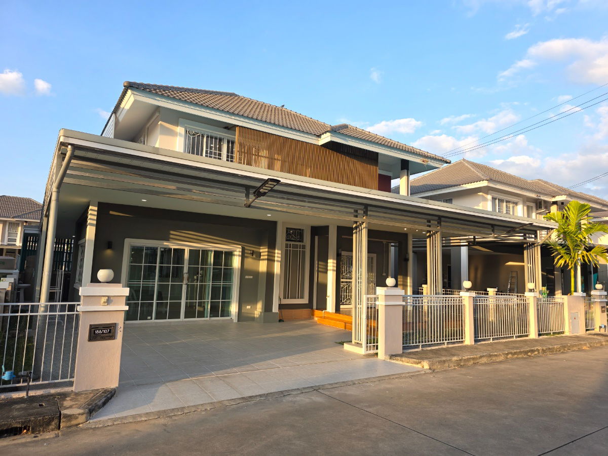 รูป บ้านเดี่ยว 3 นอน 3 น้ำ ต่อเติมพร้อมเฟอร์นิเจอร์ครบ พร้อมเข้าอยู่ ทำเลดี ใกล้ห้างและรร.นานาชาติมากมาย - รูปที่ 1/20