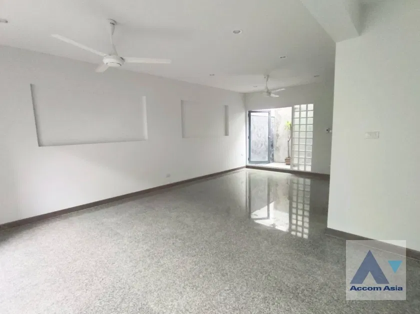 รูป 🔼🔽 AccomA 📩 Pet friendly 3 BR House in Khlong Tan Nuea (AA36328) - รูปที่ 2/16