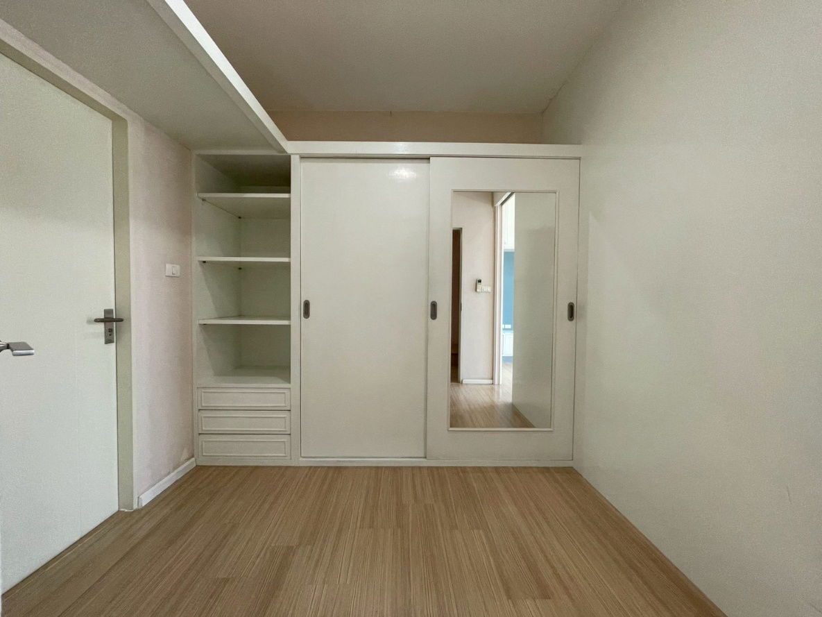 picture For Rent: Baan Klang Muang Rama 9 – Ramkhamhaeng 3-storey townhouse with full functionality in a prime and convenient location - 6/18