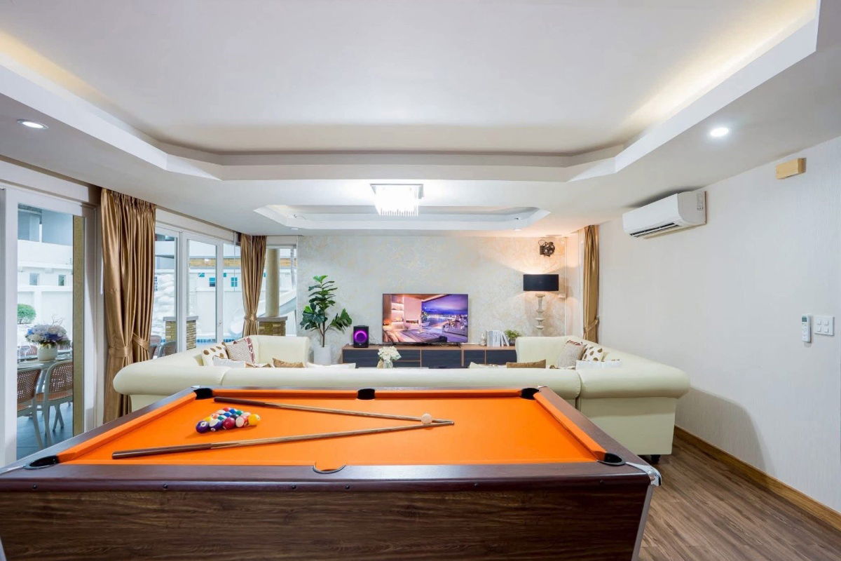 picture Pool Villa within a short walk to beautiful white sandy beach of Jomtien, Only Steps away 150metrs - 18/37