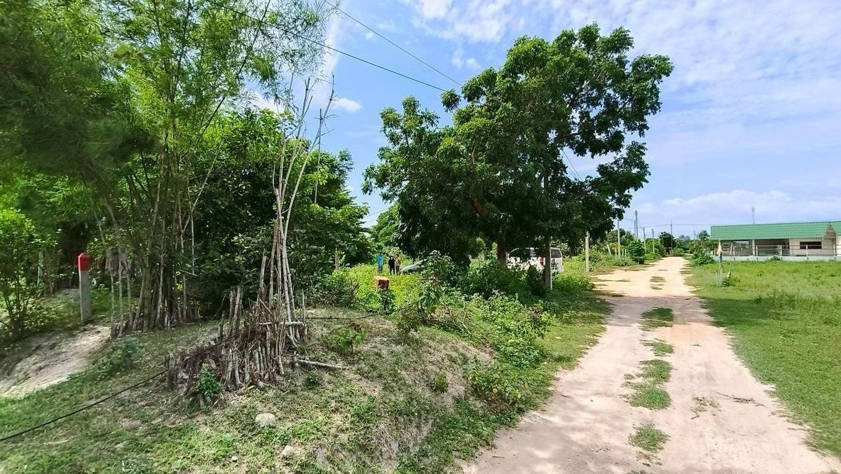 picture Lands for sale in Hua-hin 2 rai with a house - 2/17