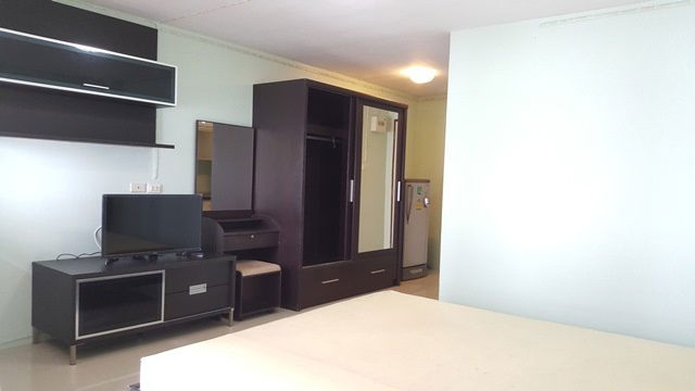 รูป ให้เช่าคอนเลจวิวคอนโด ศรีราชา 28 ตรม. 4,500 บาท รวมค่าส่วนกลางแล้ว พร้อมเฟอร์นิเจอร์ครบ พร้อมเข้าอยู่   - รูปที่ 1/9