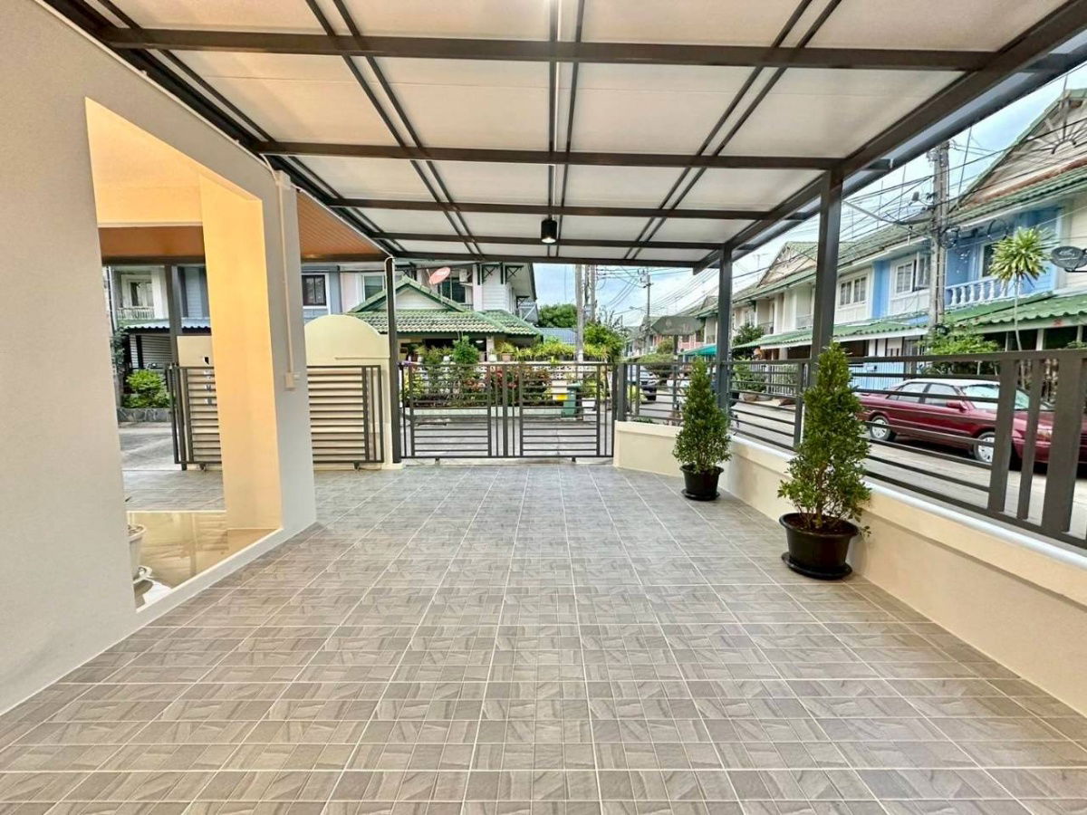 รูป บ้านหลังมุม  รีโนเวทใหม่ เหมือนบ้านมือหนึ่ง   หมู่บ้านพฤกษา 10  ติดถนนบางกรวย – ไทรน้อย  ใกล้บิ๊กซี ไทรน้อย - รูปที่ 8/22